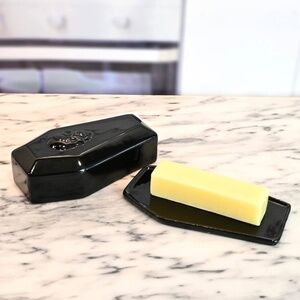 Boston Warehouse Gothic Skull Coffin Butter Dish (Halloween Decor)